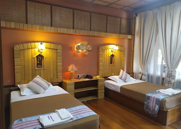 Kaday Aung Hotel