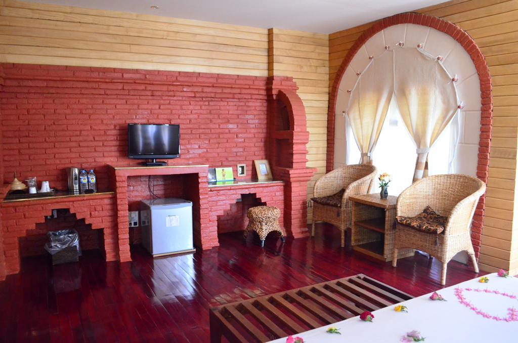 Kaday Aung Hotel 3*