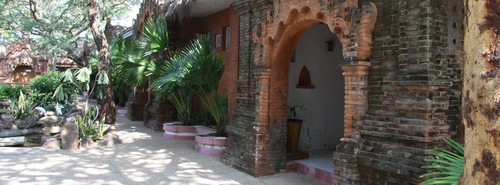 Kaday Aung Hotel 3*