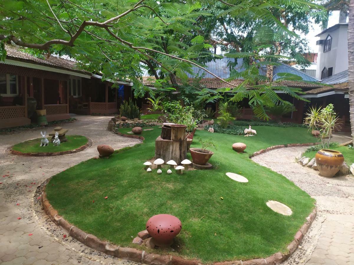 Kaday Aung Hotel 3*