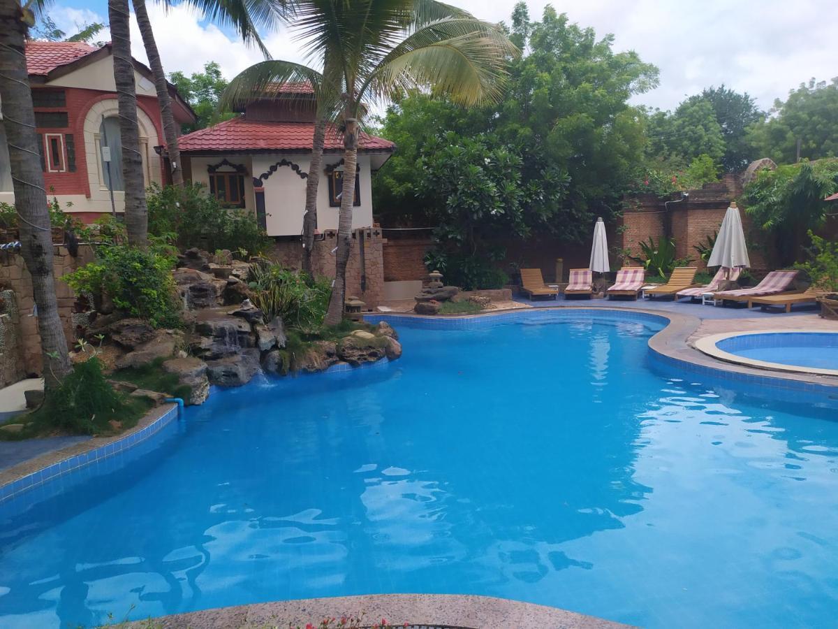 Kaday Aung Hotel